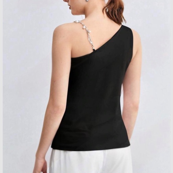 Luxe chain detail asymmetrical neck cami top - Picture 4 of 14